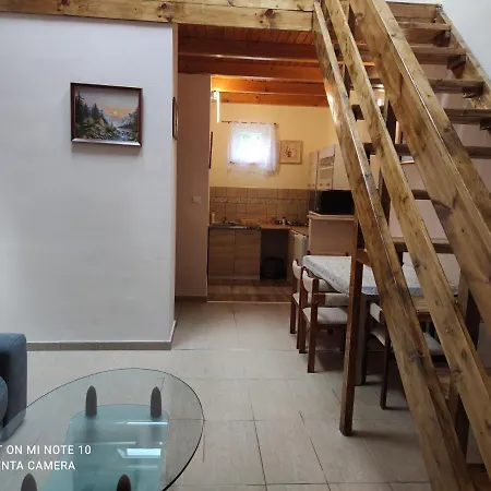 Banan Apartman Apartment Cserkeszolo
